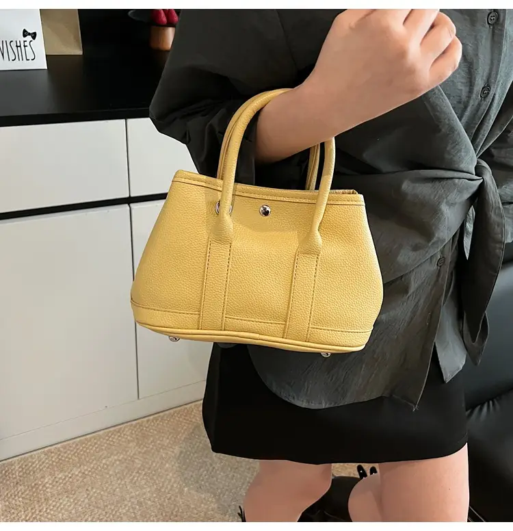 White Leather Hand-Carrying Bucket Bag for Women — feature 11