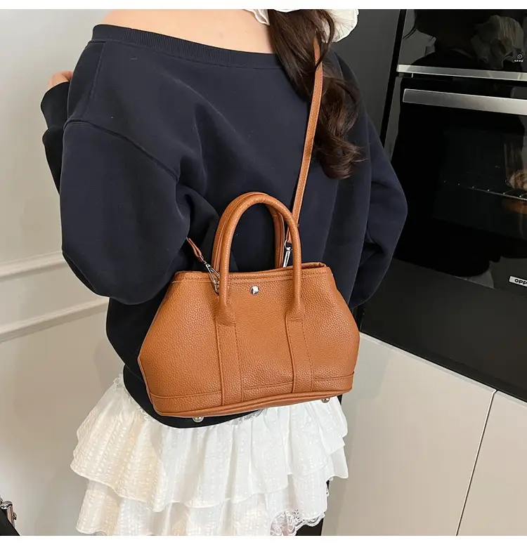 White Leather Hand-Carrying Bucket Bag for Women — feature 23