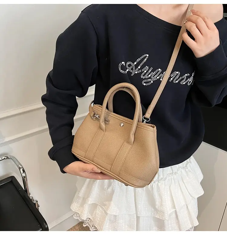 White Leather Hand-Carrying Bucket Bag for Women — feature 25