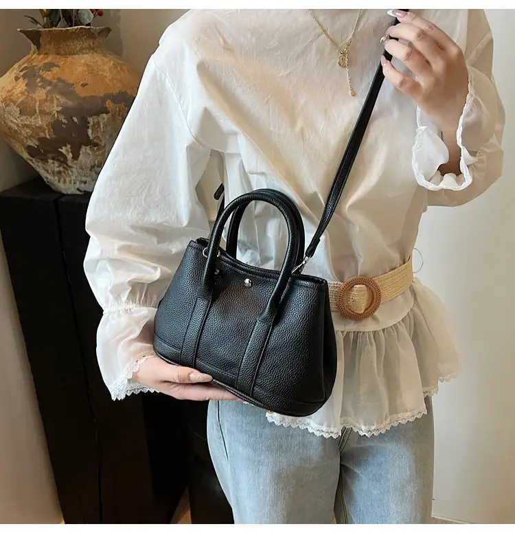 White Leather Hand-Carrying Bucket Bag for Women — feature 31