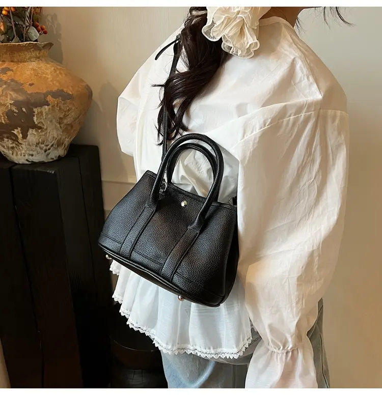 White Leather Hand-Carrying Bucket Bag for Women — feature 32