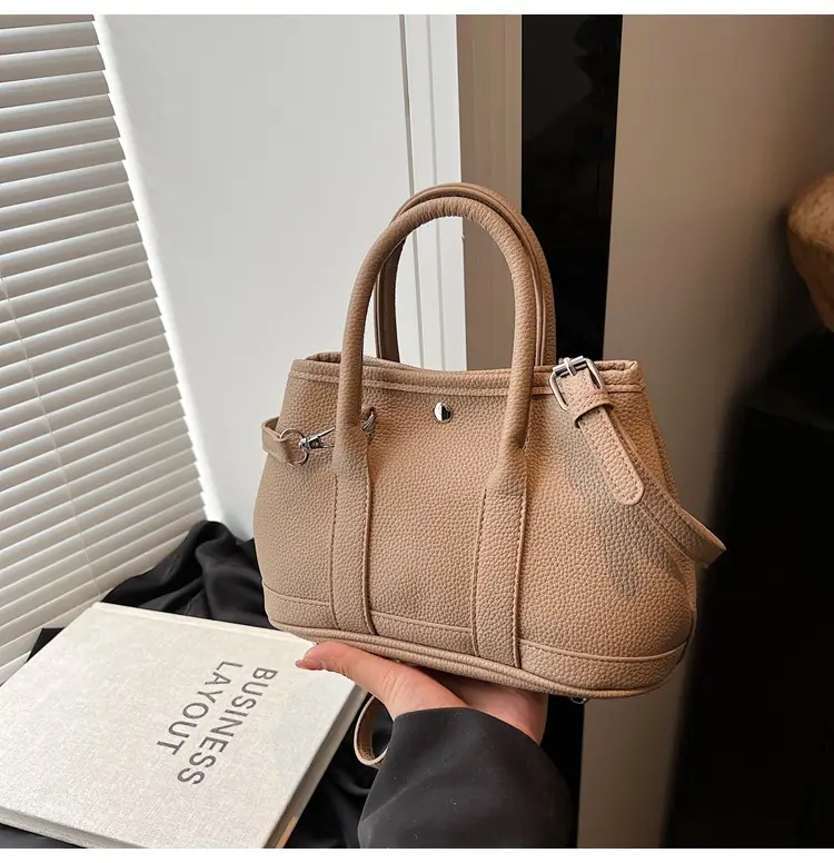 White Leather Hand-Carrying Bucket Bag for Women — feature 36