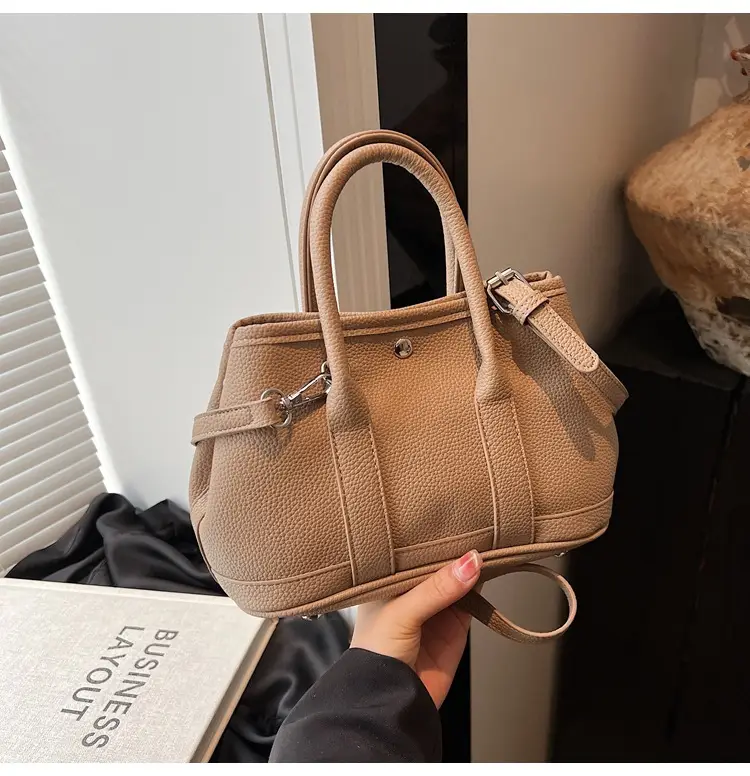 White Leather Hand-Carrying Bucket Bag for Women — feature 37