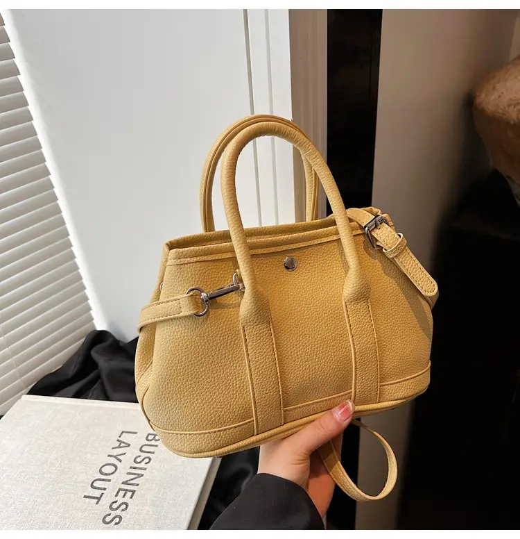 White Leather Hand-Carrying Bucket Bag for Women — feature 41