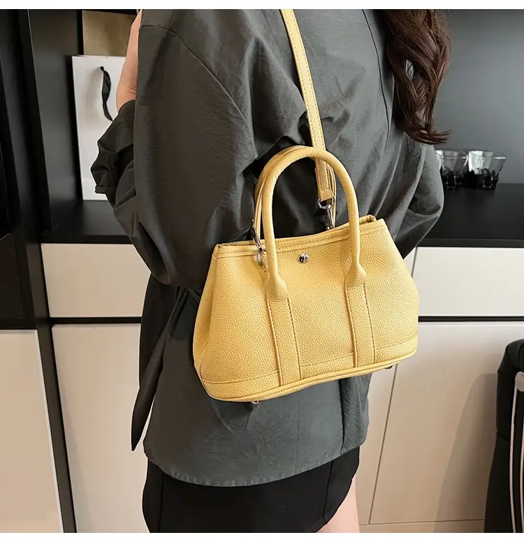 White Leather Hand-Carrying Bucket Bag for Women — feature 9