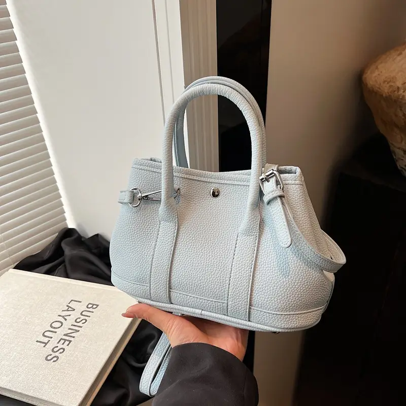White Leather Hand-Carrying Bucket Bag for Women - Image 4