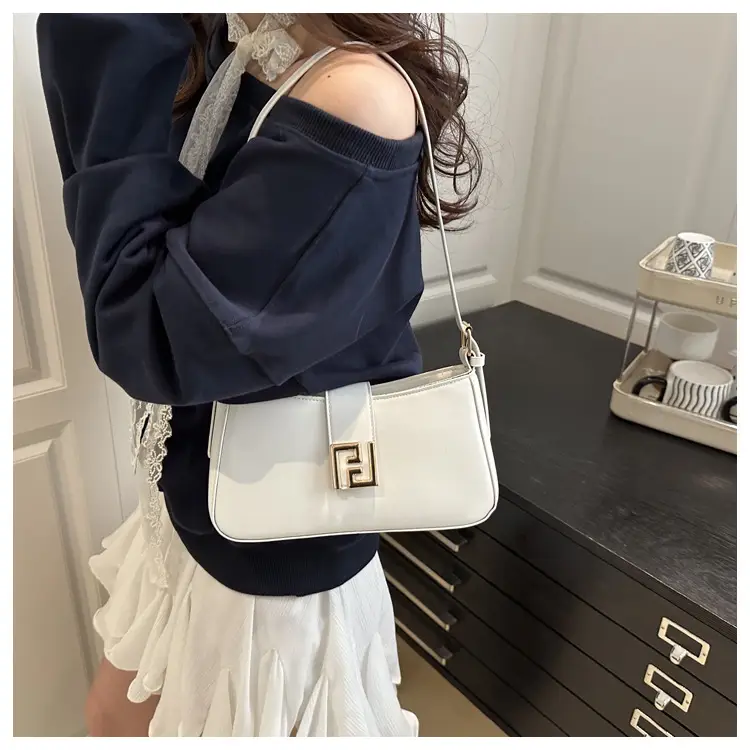 2025 Women's Tan Fendi Logo Shoulder Bag — feature 10