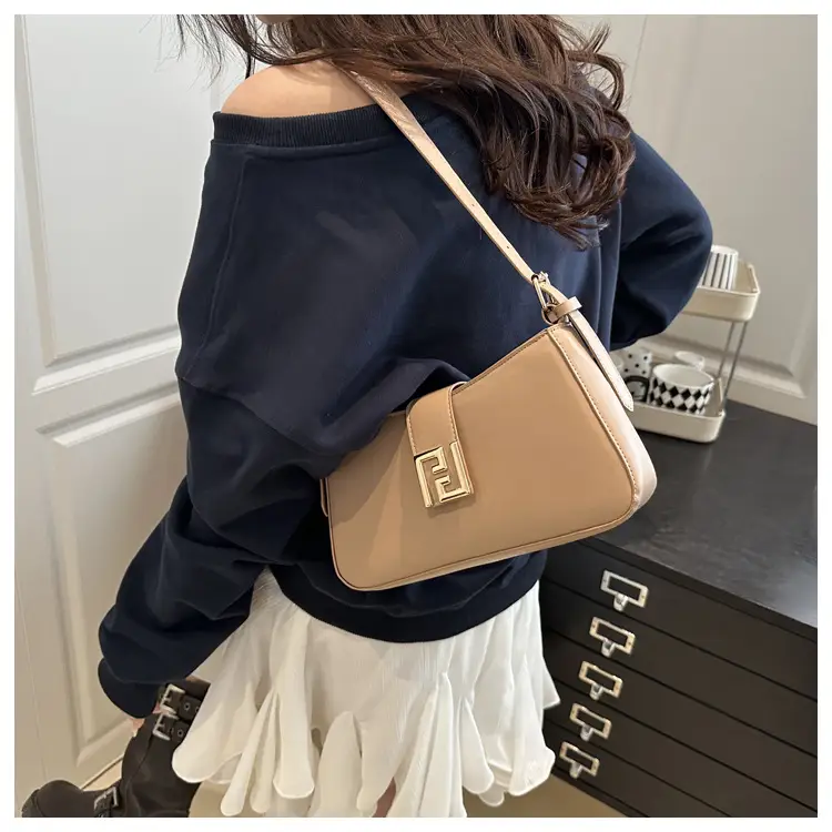 2025 Women's Tan Fendi Logo Shoulder Bag — feature 12