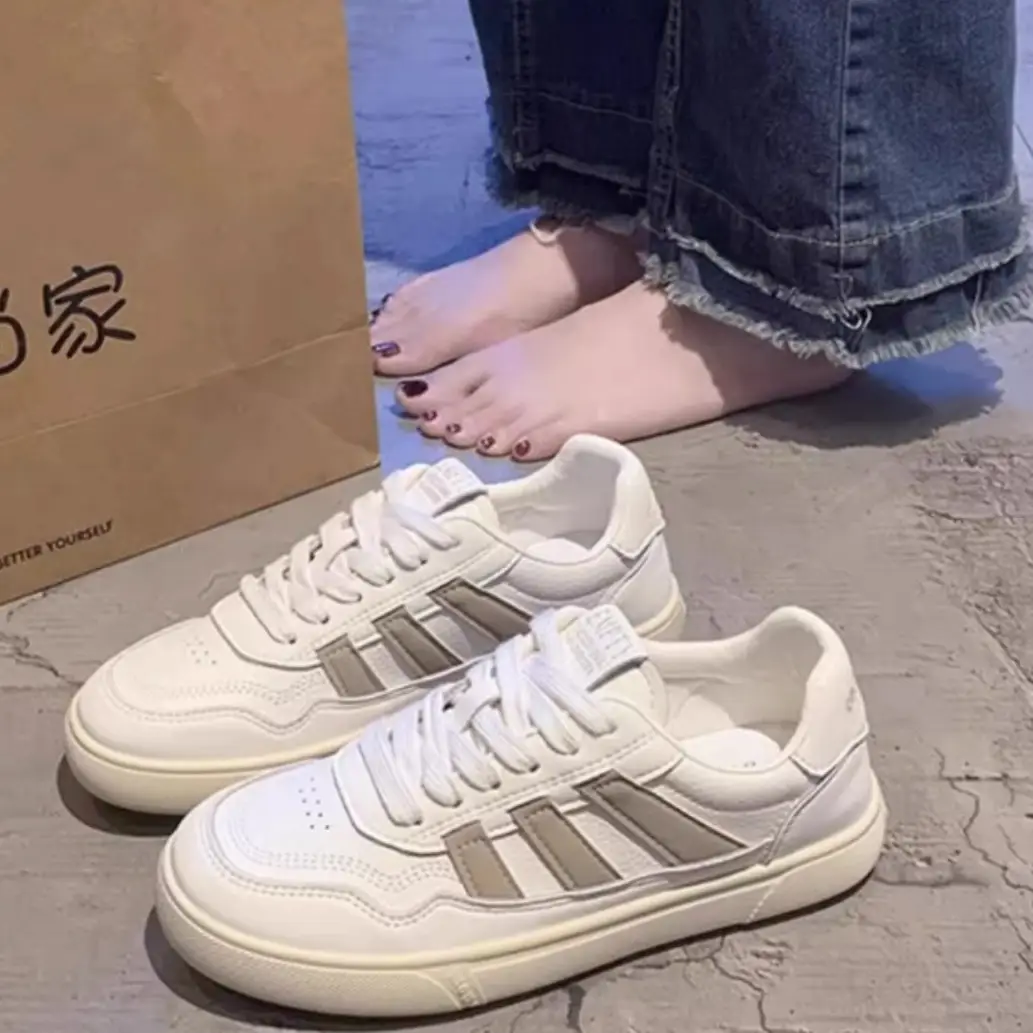 Women's 2025 New Spring Popular Leather Versatile Breathable Soft Sole Sports Shoes Flat Student White Shoes - Image 5