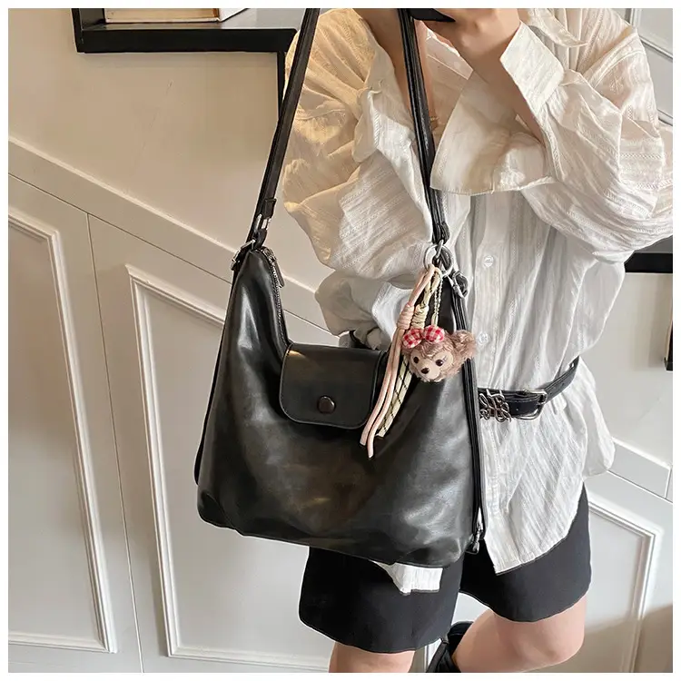 Women's Retro Brown Shoulder Bag with Keychain — feature 12