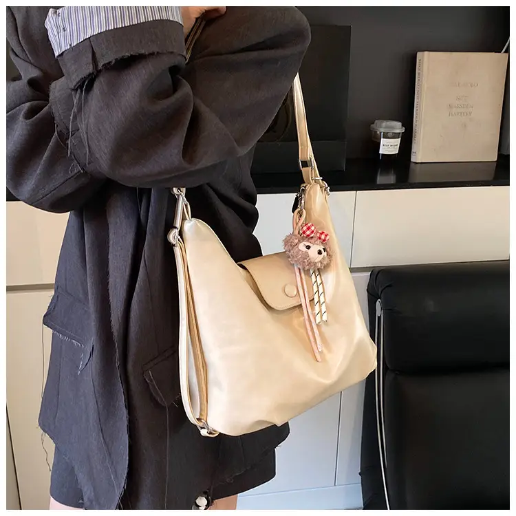 Women's Retro Brown Shoulder Bag with Keychain — feature 28