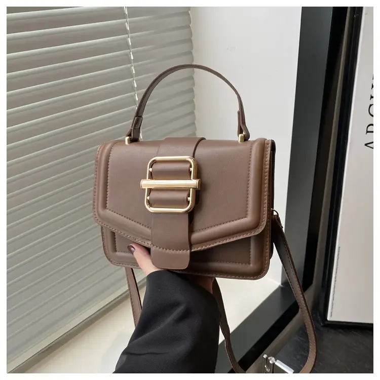 Red Magnetic Buckle Shoulder Bag for Women 2025 — feature 12