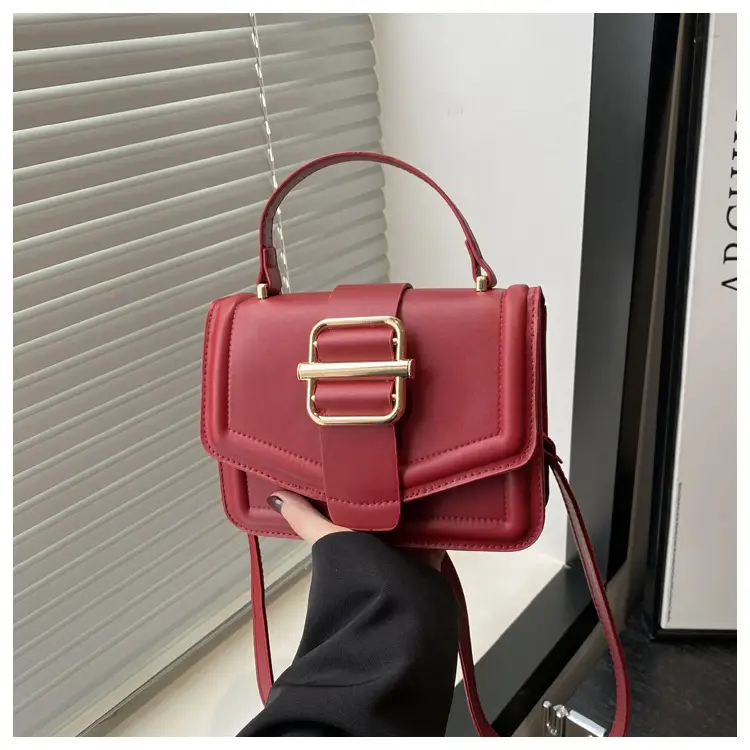 Red Magnetic Buckle Shoulder Bag for Women 2025 — feature 13