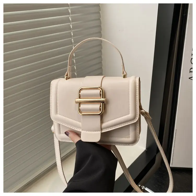 Red Magnetic Buckle Shoulder Bag for Women 2025 — feature 14