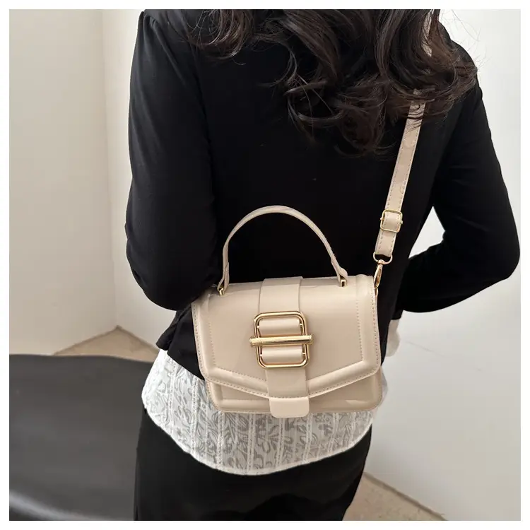 Red Magnetic Buckle Shoulder Bag for Women 2025 — feature 19