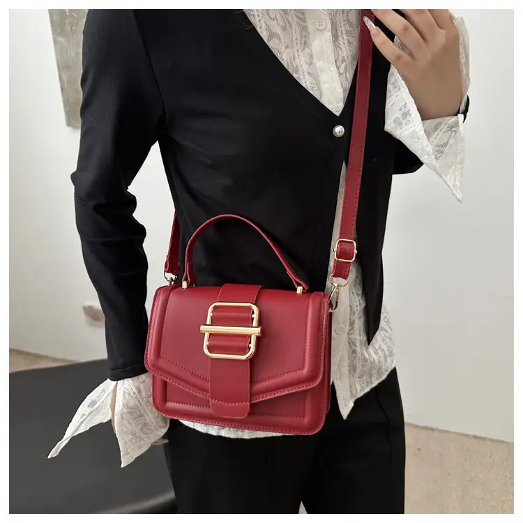 Red Magnetic Buckle Shoulder Bag for Women 2025 — feature 21