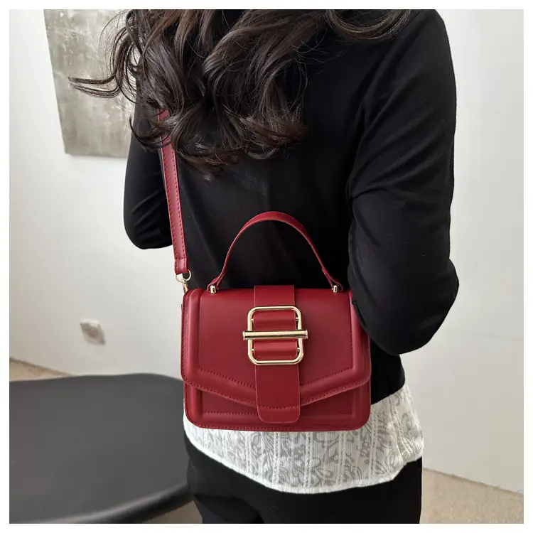Red Magnetic Buckle Shoulder Bag for Women 2025 — feature 22