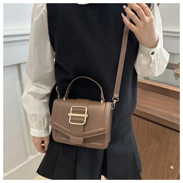 Red Magnetic Buckle Shoulder Bag for Women 2025 — feature 25