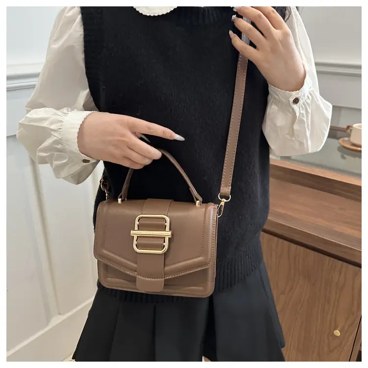 Red Magnetic Buckle Shoulder Bag for Women 2025 — feature 26