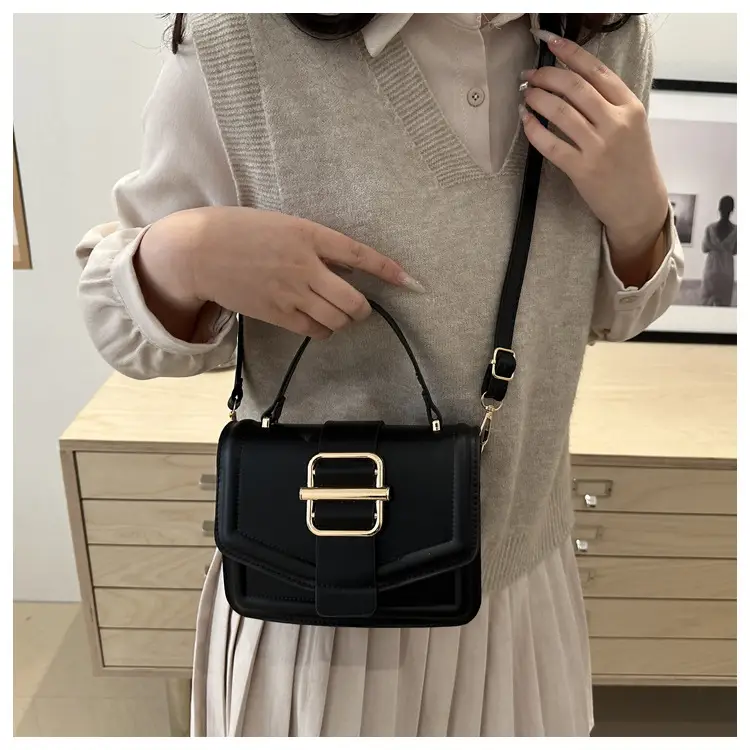 Red Magnetic Buckle Shoulder Bag for Women 2025 — feature 30