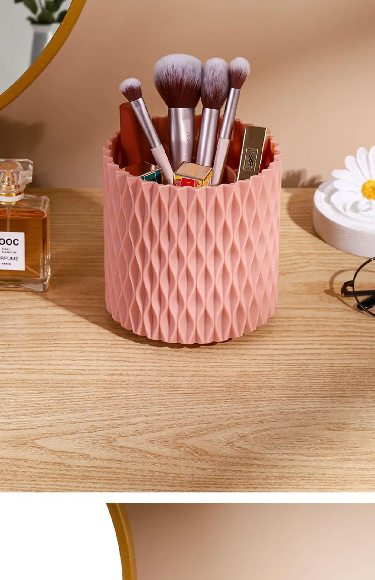Rotating Makeup Brush Storage Tube in Blue & White — feature 17