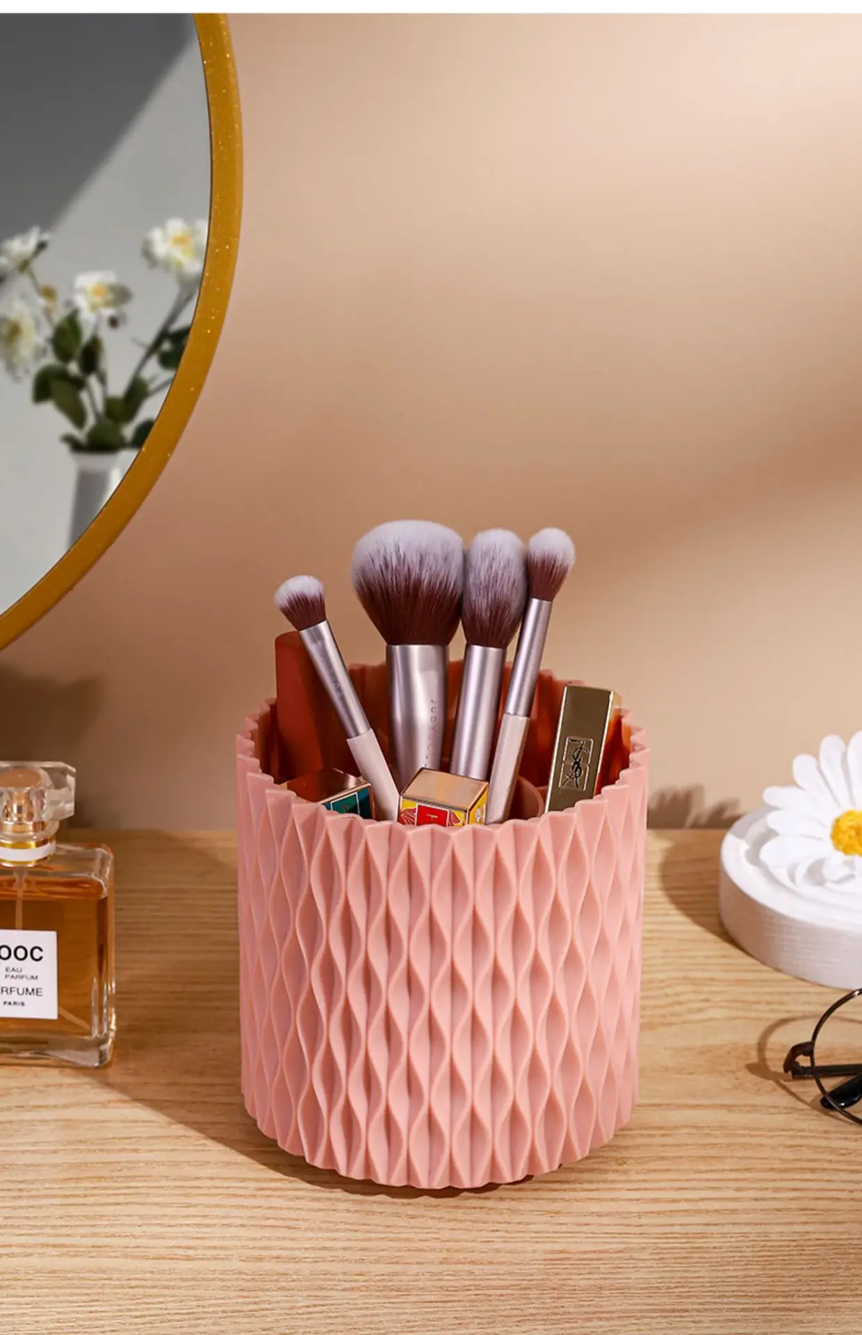 Rotating Makeup Brush Storage Tube in Blue & White — feature 21
