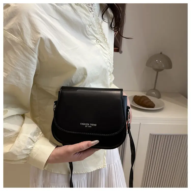 White Square Shoulder Bag for Women 2025 Summer — feature 10
