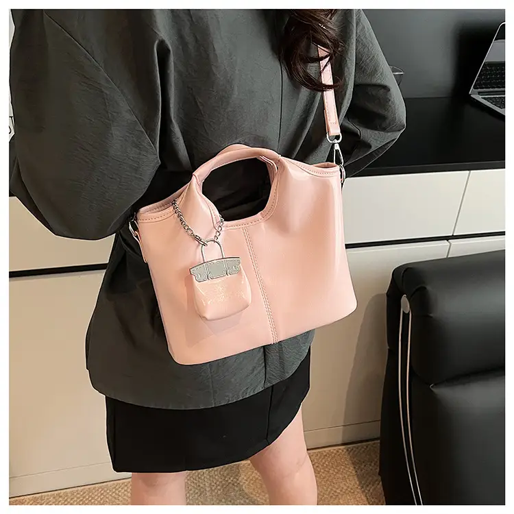 Black Crossbody Tote Bag with Chain for Women — feature 15