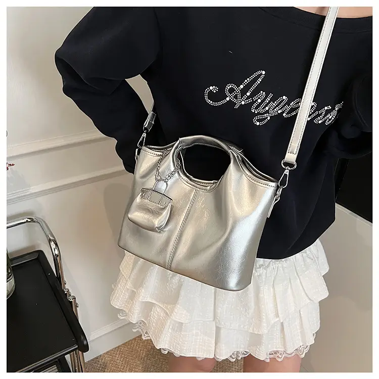 Black Crossbody Tote Bag with Chain for Women — feature 19