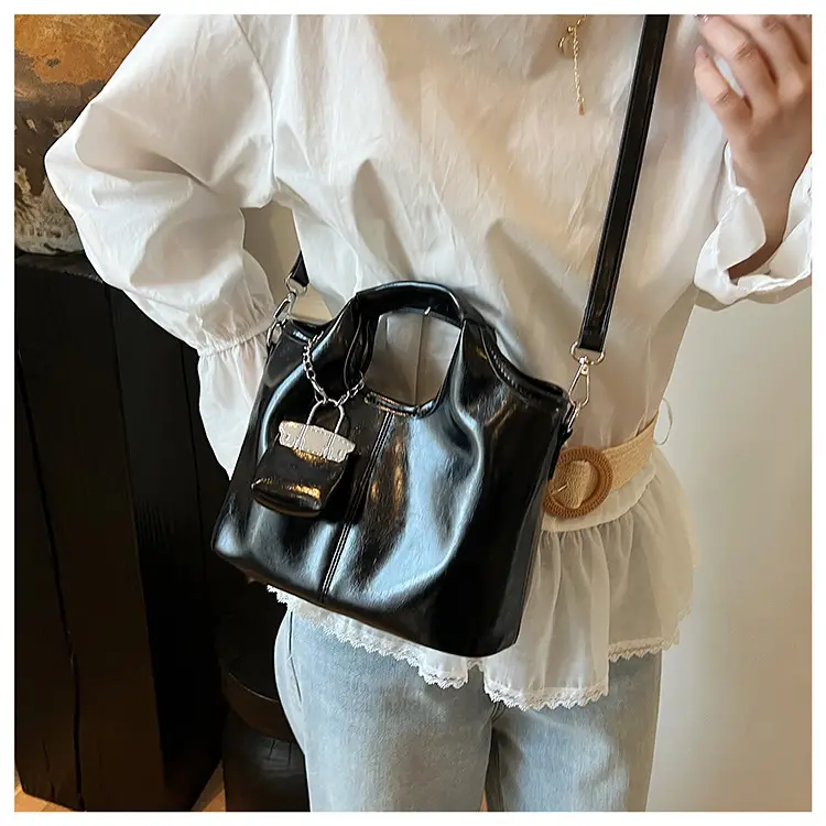 Black Crossbody Tote Bag with Chain for Women — feature 22