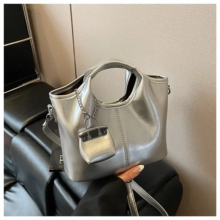 Black Crossbody Tote Bag with Chain for Women — feature 25