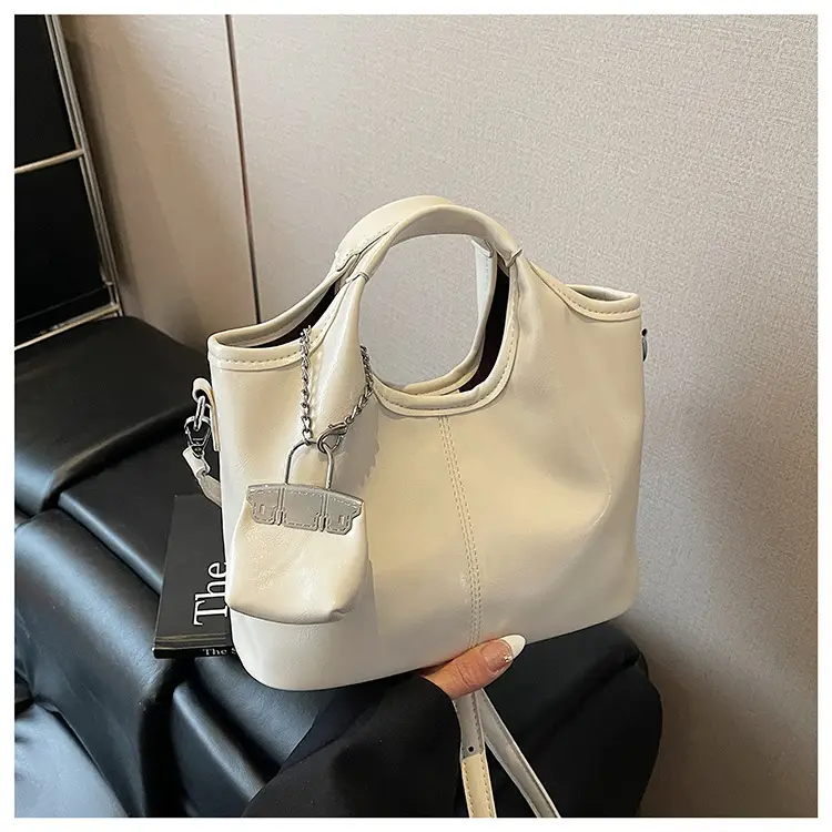 Black Crossbody Tote Bag with Chain for Women — feature 27