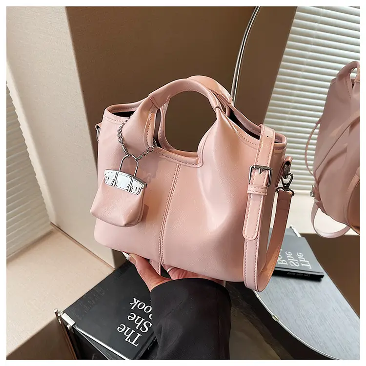 Black Crossbody Tote Bag with Chain for Women — feature 28