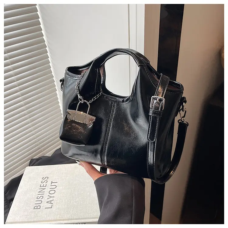 Black Crossbody Tote Bag with Chain for Women — feature 30