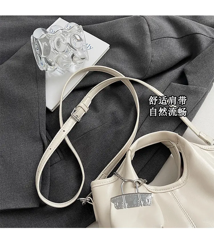Black Crossbody Tote Bag with Chain for Women — feature 6