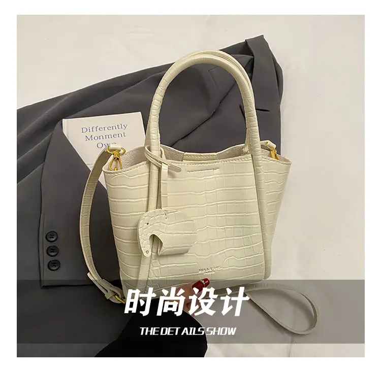 Vintage Croc Texture Women's Shoulder Bag Yellow 2025 — feature 12