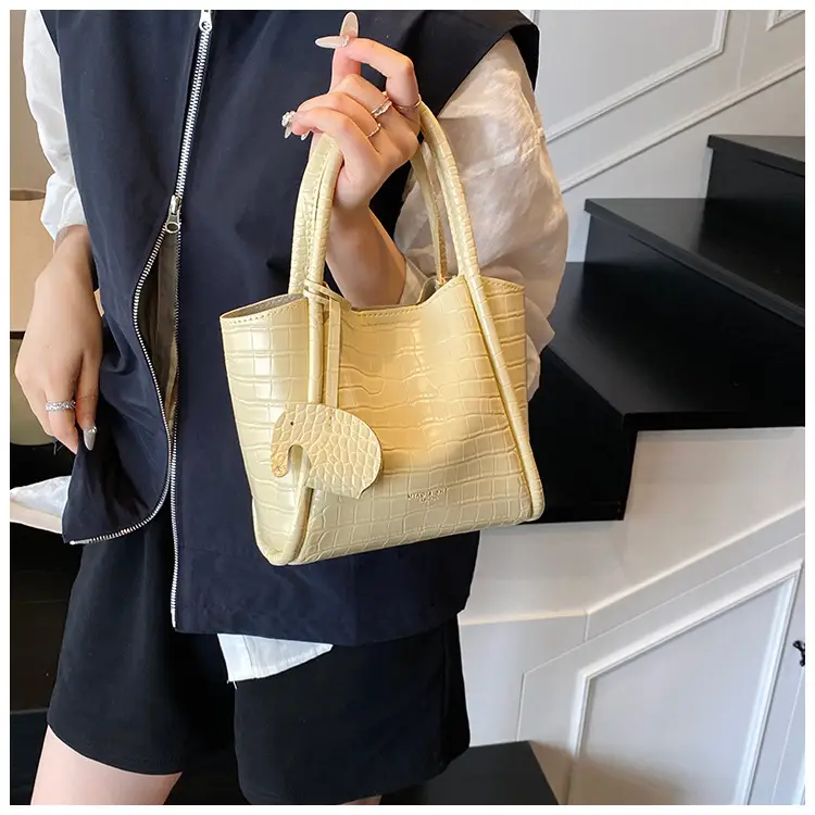 Vintage Croc Texture Women's Shoulder Bag Yellow 2025 — feature 16