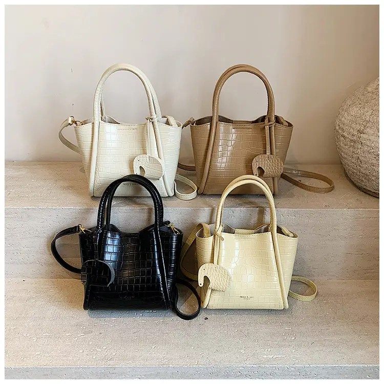 Vintage Croc Texture Women's Shoulder Bag Yellow 2025 — feature 2
