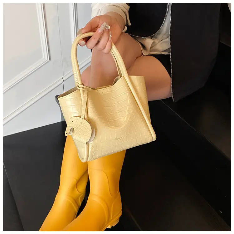 Vintage Croc Texture Women's Shoulder Bag Yellow 2025 — feature 21