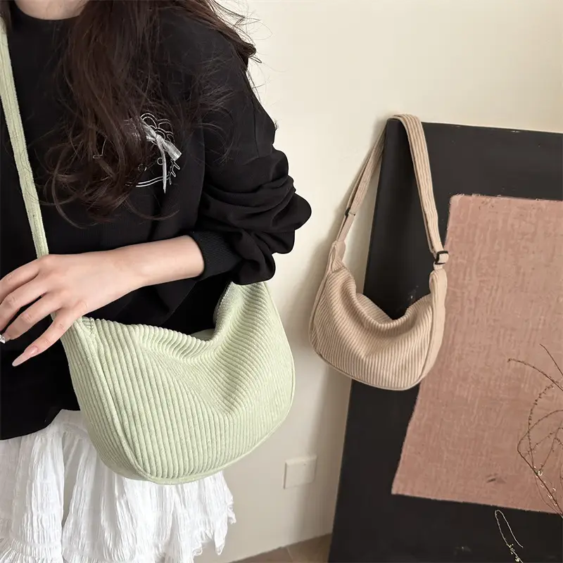 Women's Light Green Knitted Crossbody Bag with Artistic Chain — feature 18