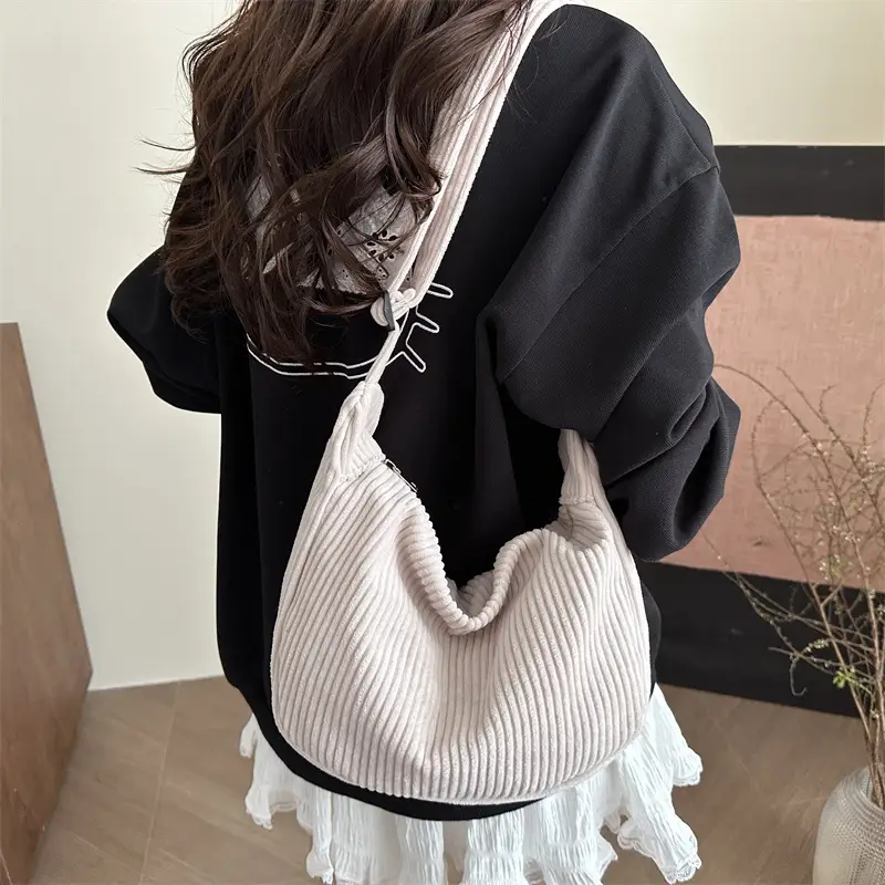 Women's Light Green Knitted Crossbody Bag with Artistic Chain — feature 19