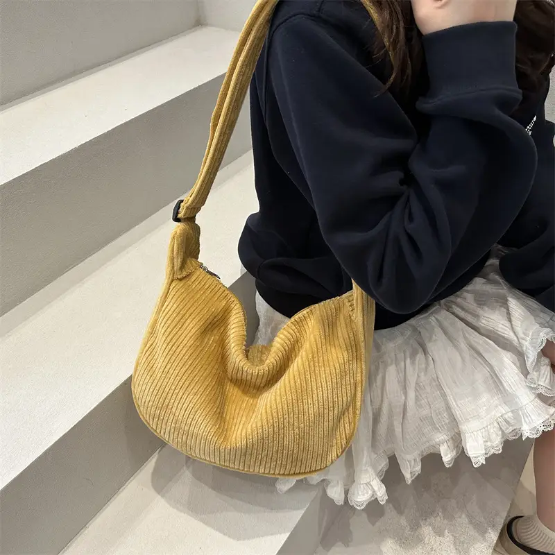 Women's Light Green Knitted Crossbody Bag with Artistic Chain — feature 34