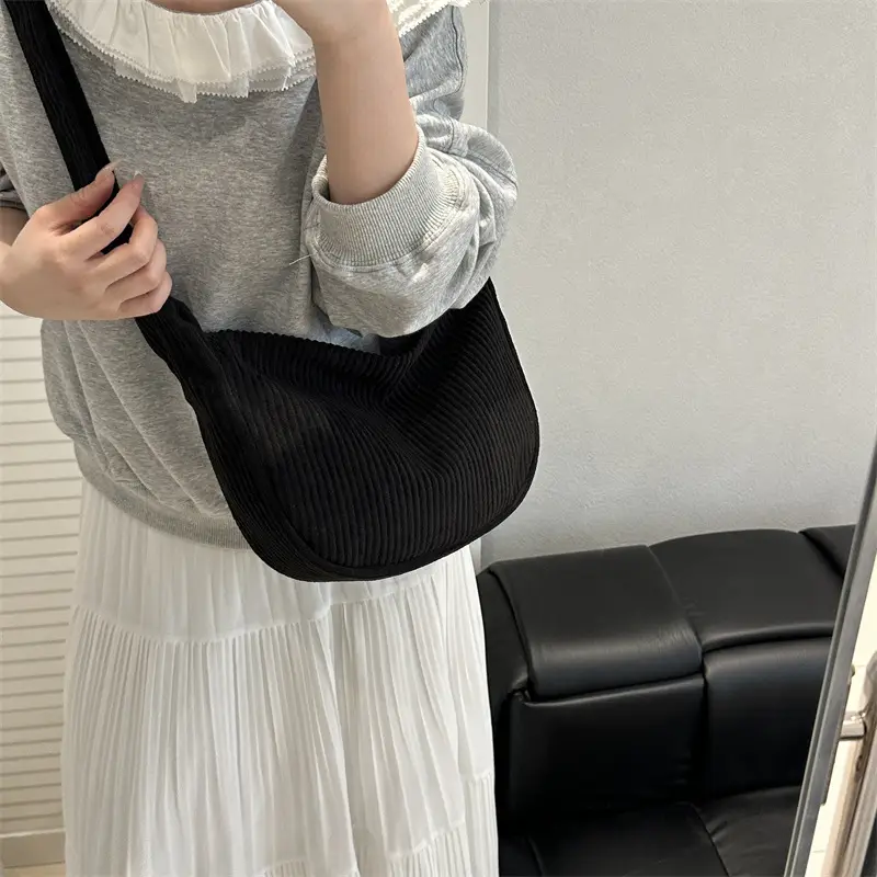 Women's Light Green Knitted Crossbody Bag with Artistic Chain — feature 40