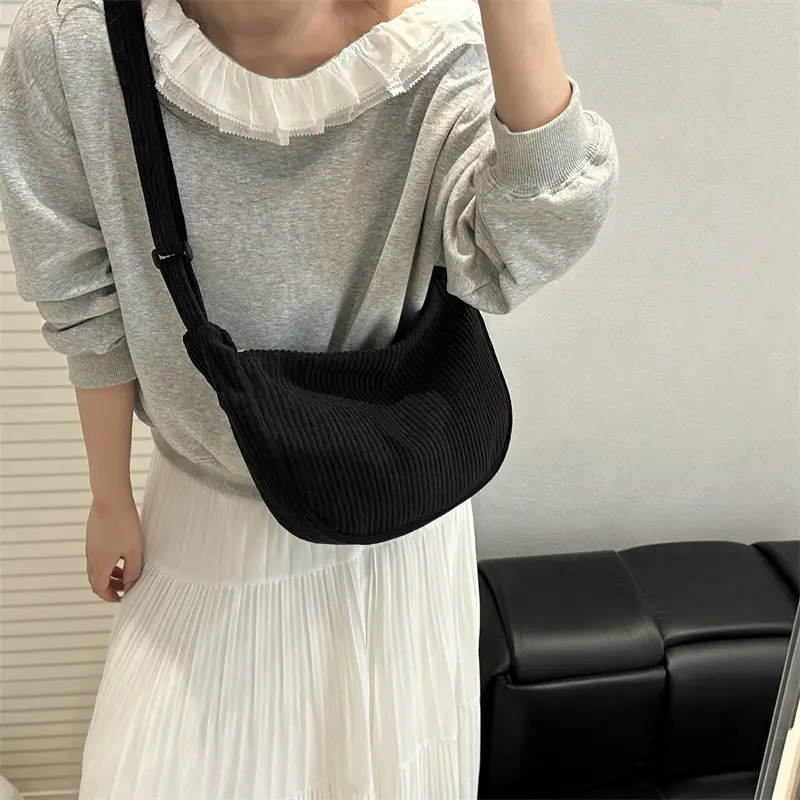 Women's Light Green Knitted Crossbody Bag with Artistic Chain — feature 41