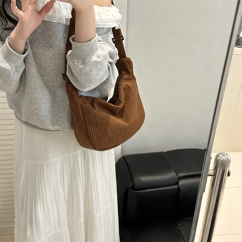 Women's Light Green Knitted Crossbody Bag with Artistic Chain — feature 43