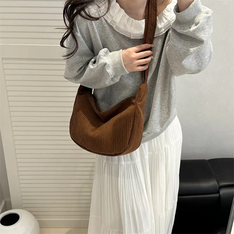 Women's Light Green Knitted Crossbody Bag with Artistic Chain — feature 44