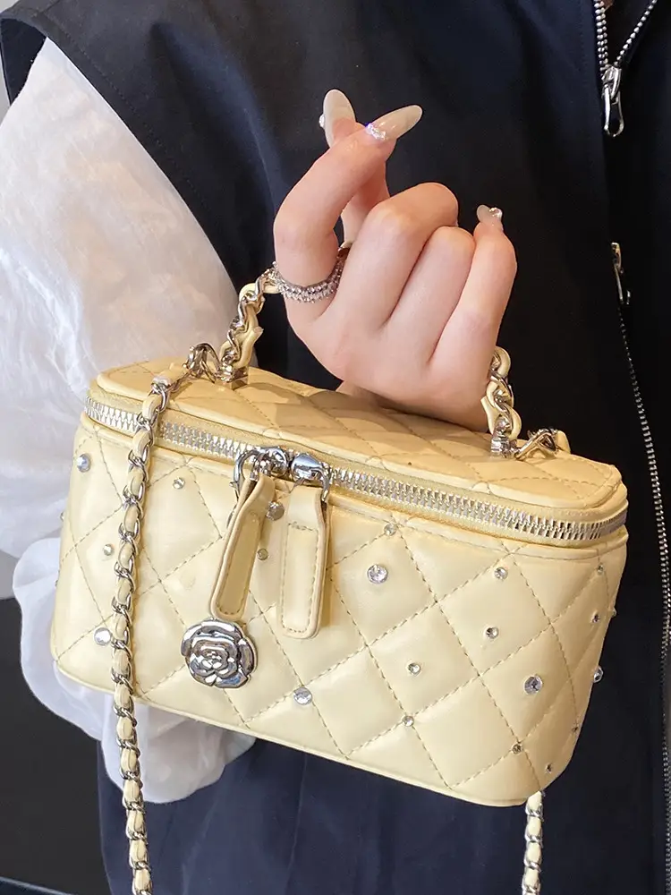 Trendy Gold Rhombic Crossbody Bag for Women - Image 7