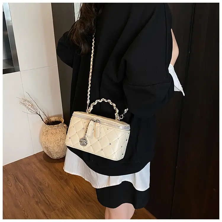 Trendy Gold Rhombic Crossbody Bag for Women — feature 23