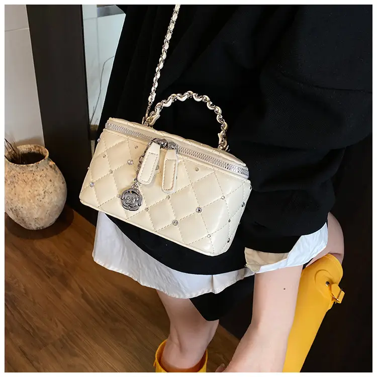 Trendy Gold Rhombic Crossbody Bag for Women — feature 24