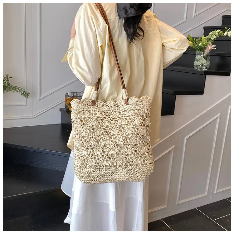 Handmade Woven Straw Bag for Women Holiday Beach Use — feature 9